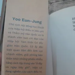 Tản văn-Không ai làm bạn tổn thương trừ khi bạn cho phép. Tác giả Yoo Eun Jung 753989