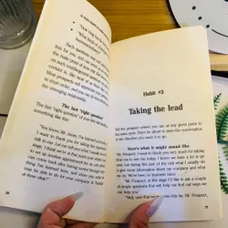 Sách tiếng Anh like new-The 25 Sales Habits of Highly Successful Salespeople – Stephan 562585