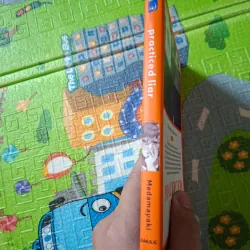 Practiced Liar ( Kẻ nói dối lão luyện) 1020104