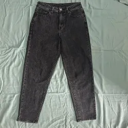 Quần Jean Yody size 26 như mới , màu đen muối tiêu  1024257