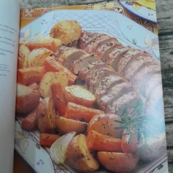 Phillsbury- One Dish Meals Cookbook- 300 Recipes for Casseroles, Skillet, Slow Cook meals 785346