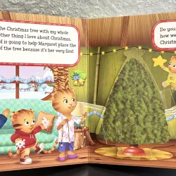 Board book Lật mở Merry Christmas, Daniel Tiger! – Giáng Sinh ấm áp cùng Daniel Tiger  927811