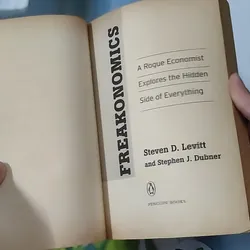 [MIỄN PHÍ BỌC SÁCH] Freakonomics - Steven D. Levitt & Stephen J. Dubner 1057283