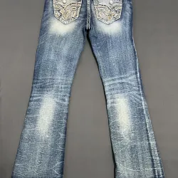 Bạn gởi về không vừa nên pass lại  1026354