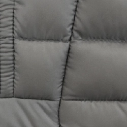 Áo khoác lông vũ MONCLER 640051