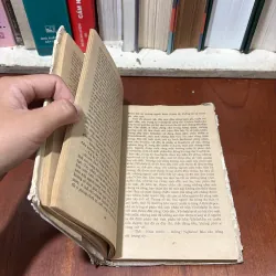 Văn Học Nước Ngoài: Câu Chuyện Một Tấm Bia _ Gắng Sống Đến Bình Minh - Vaxin BưCốp - 1985 751001