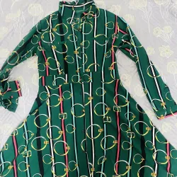 Thanh lí váy đầm do khong còn nhu cầu sử dụng nữa 966457