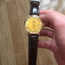 Đồng hồ da nam giới Omega Constellation màu vàng