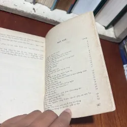 II Văn Học Việt Nam: Chuyện Làng Văn _ Việt Nam Và Thế Giới (2 Tập) - 1987 752314
