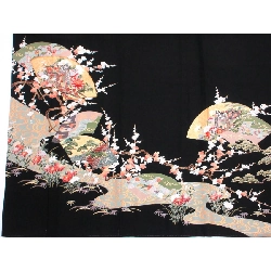 Áo dài truyền thống với họa tiết vàng và thêu hình chim ưng - Hàng hiệu Authentic 878558