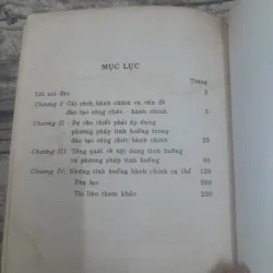 Phương pháp tình huống trong Đào Tạo Hành Chính. GS Tiến sỹ Ng Duy Gia và GS Mai Hữu Khuê. 750793