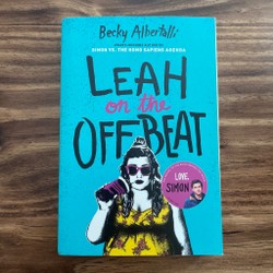 Sách Ngoại Văn - Leah On The Offbeat - Sách còn rất mới