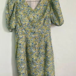 Váy hoa xanh cổ V tay bồng cúc bọc siêu xinh (kèm ảnh thật) 462456