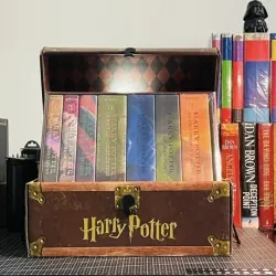 Harry Potter Hardcover Boxset 1-7 (Trunk) - bộ rương bìa cứng US 