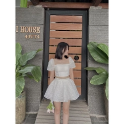 Áo croptop trắng tay bồng có mút ngực size S