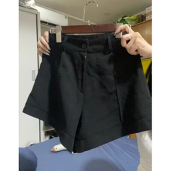 Quần short nữ ống loe chất vải tuyết mưa màu đen