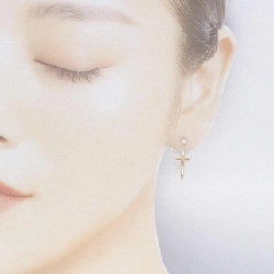 Bông tai Louis Vuitton Creole Monogram Idylle một bên 665919