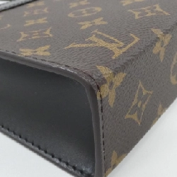 Túi đeo vai Louis Vuitton Monogram Macassar Gaston Wearable Wallet M14036 - Hàng hiệu Authentic 802252