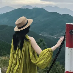 Váy mua 280k mới mặc 30p chụp ảnh new 99% 998483