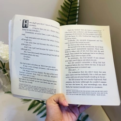 [Sách 2hand từ US] Like new 90% -  "This Isn't What It Looks Like" (The Secret Series) 477972