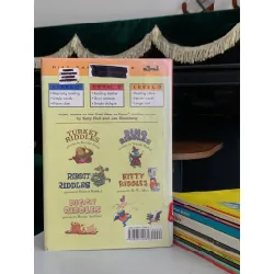 Dial Easy-to-Read: Stinky Riddles – Katy Hall & Lisa Eisenberg 561070