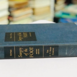 PHẪU THUẬT BÀN CHÂN ( ngôn ngữ tiếng Anh ) 470546