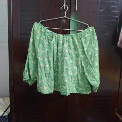 Áo cổ rộng hoa nhí