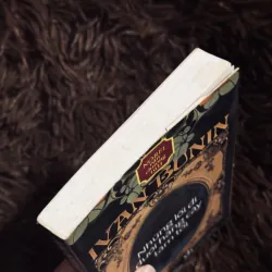 Những lối đi dưới hàng cây tăm tối 993152