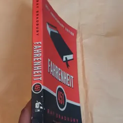 Fahrenheit 451 - Ray Bradbury 1025170