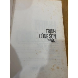 Trịnh Công Sơn- Tôi là ai… -NXB Trẻ 2011 -Bìa mềm,khổ 16x 24cm,575 trang- Trang đầu có ố như hình ,giấy bên trong đẹp 444012