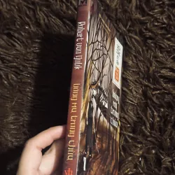 Bóng ma trong chùa 1029418