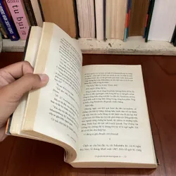 II Tiểu Thuyết: Cô Gái Mù Chữ Phá Bom Nguyên Tử - JONAS JONASSON - 2018 576365