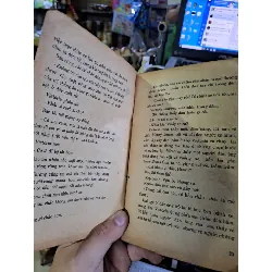 Bóng tối căn nhà ma quái mới 70% ố, rách bìa Văn học nước ngoài HCM1709 559945