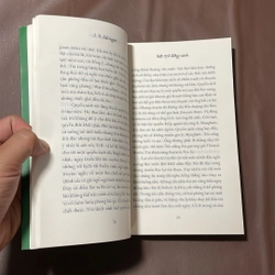 II Văn Học Nước Ngoài: Bắt Trẻ Đồng Xanh - J.D. Salinger - 2019 523194