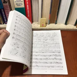 II Nhạc Cụ: Phương Pháp Học Modern Guitar (Tập 1) - Sơn Hồng Vỹ - 2005 781586