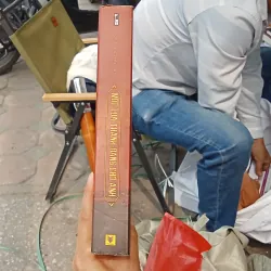 Một Toà Thành Đang Đợi Anh - Cửu Nguyệt Hi  961469