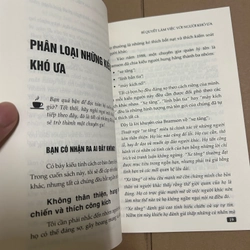 Bí quyết làm việc với người khó ưa  504125