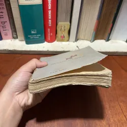 [Sách 7x] - II Tiểu Thuyết Của Phan Tứ: Gia Đình Má Bảy - 1975 797180