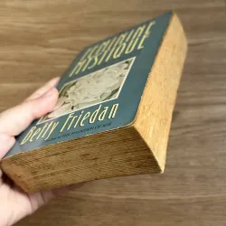 The Feminine Mystique - Betty Friedan 785155