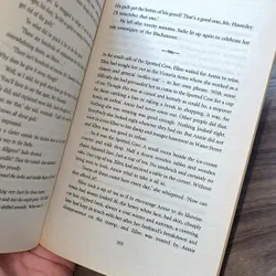 MELVYN BRAGG: CROSSING THE LINES (Preloved books) 722755