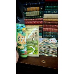 TRUYỆN TRANH MUÔN THUỞ NƯỚC NON NÀY ( SONG NGỮ VIỆT - ANH ) 376989