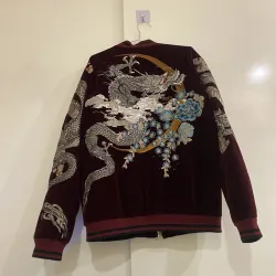 Sukajan , mới mặc 2 lần , nhung đỏ , thêu rồng , không lỗi lầm  750104