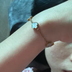 Vòng tay cỏ may mắn 565079