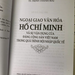NGOẠI GIAO VĂN HÓA HỒ CHÍ MINH - TS. TRỊNH THANH MAI 530180