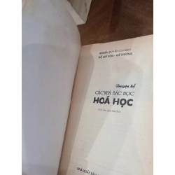 Truyện kể các nhà bác học 496300