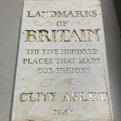 Landmarks of Britain - Clive Aslet