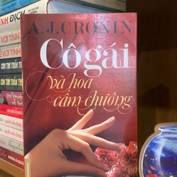 Cô gái và hoa cẩm chướng