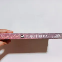 Cô Gái Thứ Ba - Agatha Christie 797307