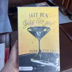 Suit đen và giày cao gót – Phạm Anh Thư (sách tản văn hiện đại)- K2 999796