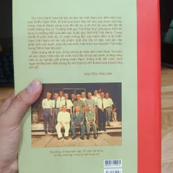 Chung một bóng cờ 930710